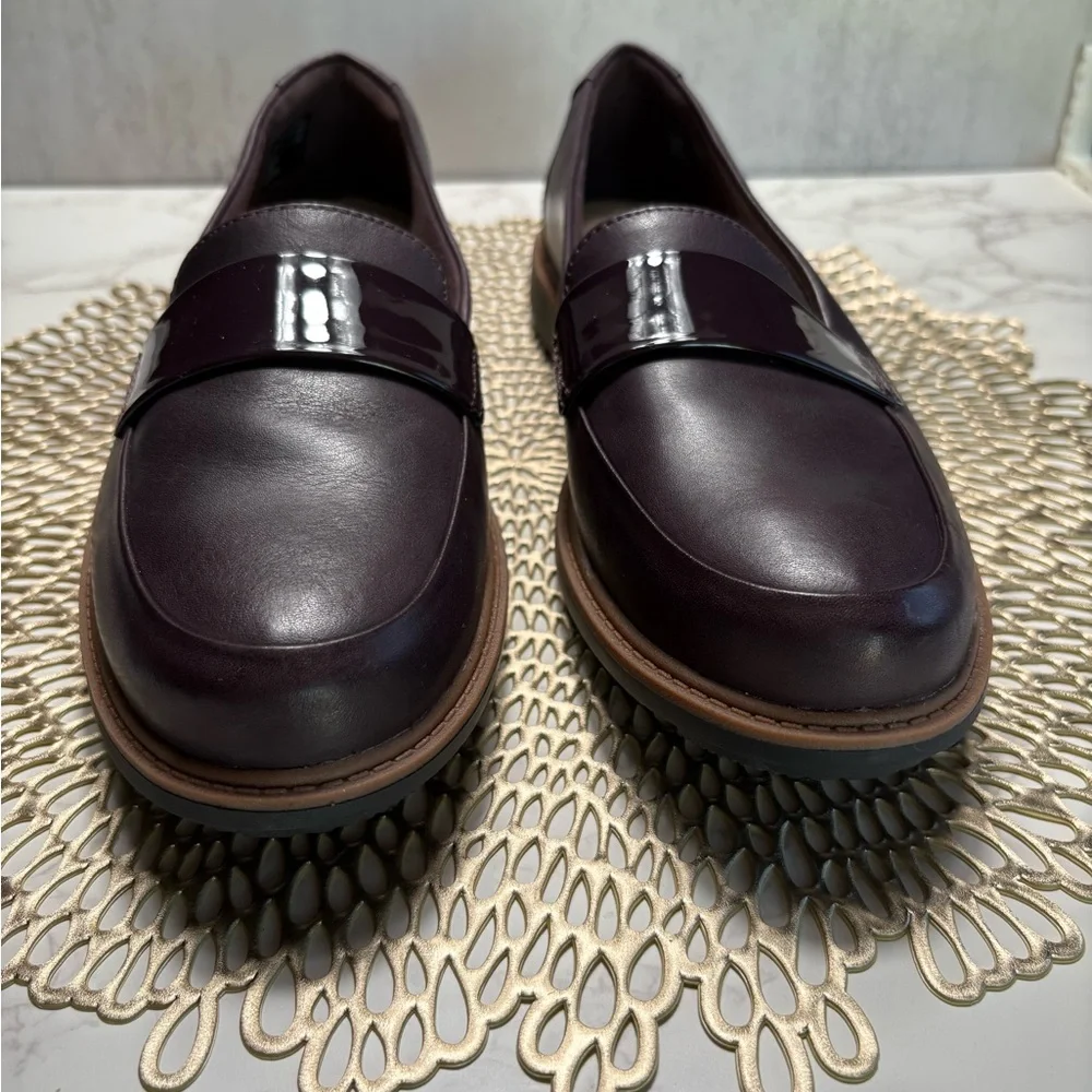 Clarks Women’s Raisie Arlie Leather Loafers-Size: 9.5-Color: Aubergine-Pre-owned